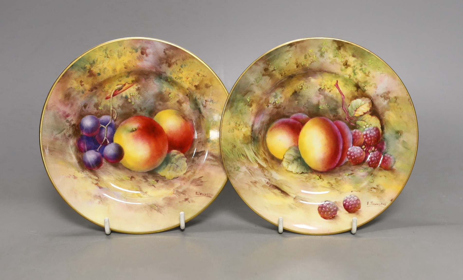 Two Royal Worcester fruit painted small plates, signed R. Townsend - 15.5cm diameter